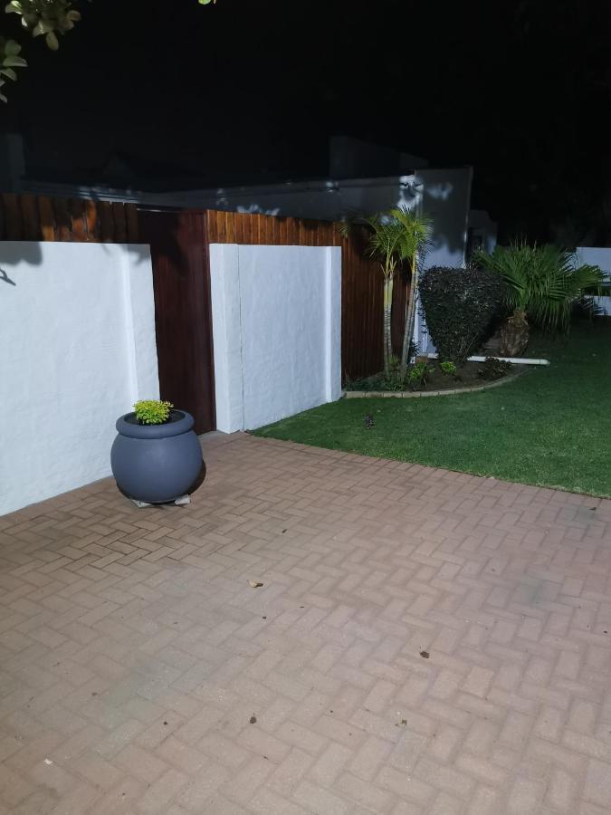Ballina Ga-El Guesthouse Port Elizabeth Ngoại thất bức ảnh